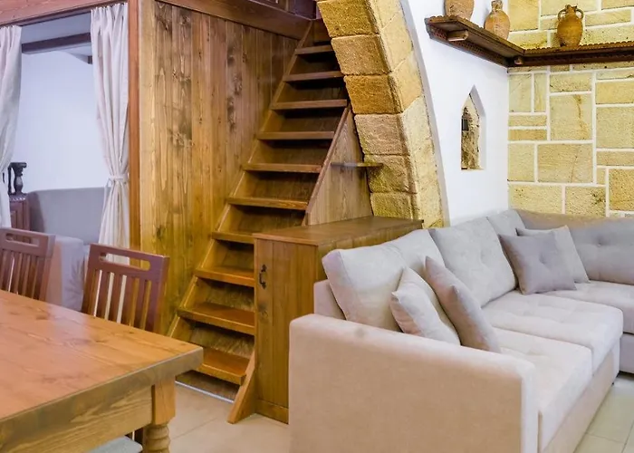 度假居 To Kamariko Soroni