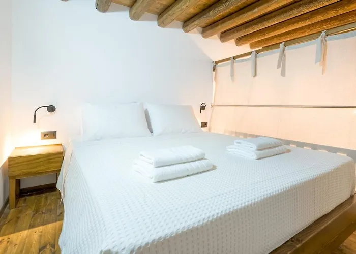 To Kamariko Nyaraló Szoroní