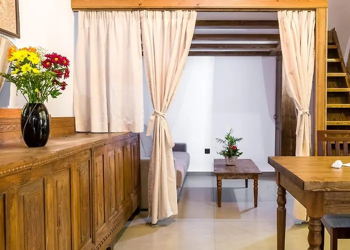 To Kamariko Nyaraló Szoroní